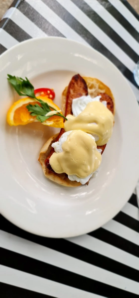 Eggs Benedict, Café63© Ascot
