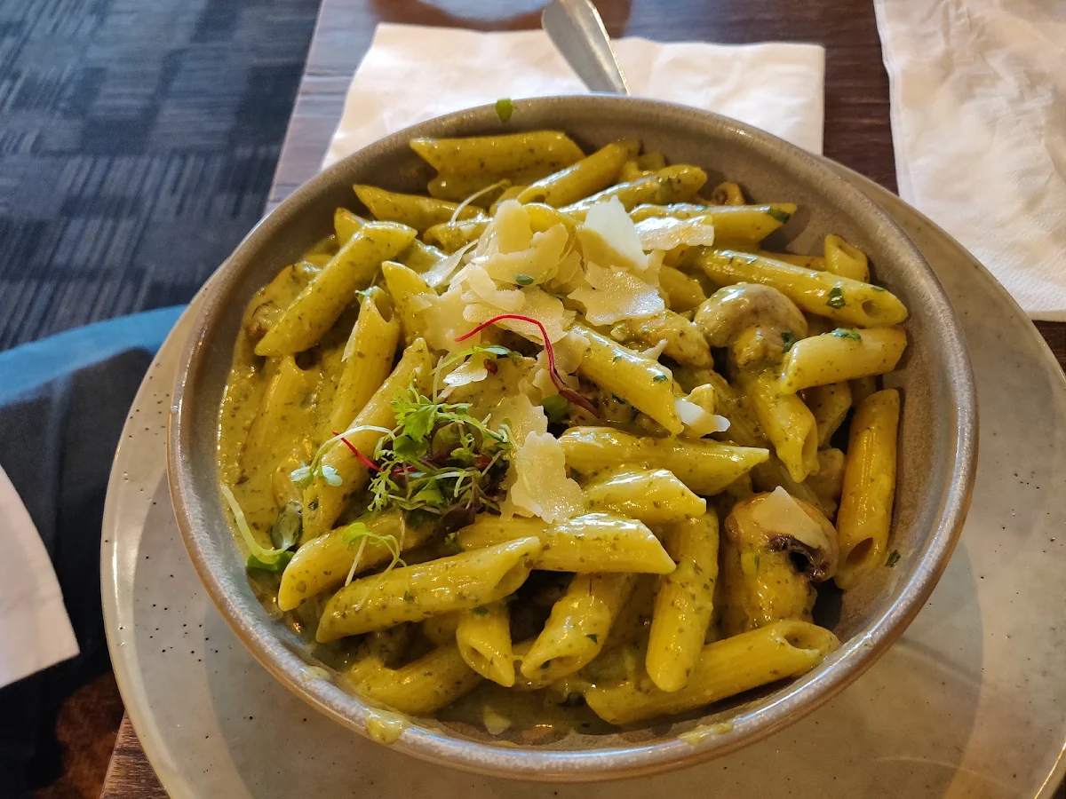 Chicken and Mushroom Pasta Carbonara