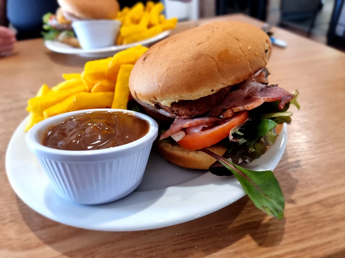 blt, Hotel Metropole