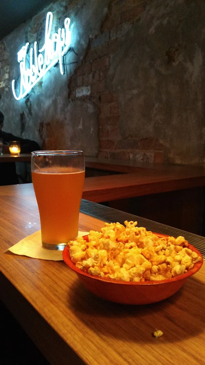 Highlights, The Noble Hops