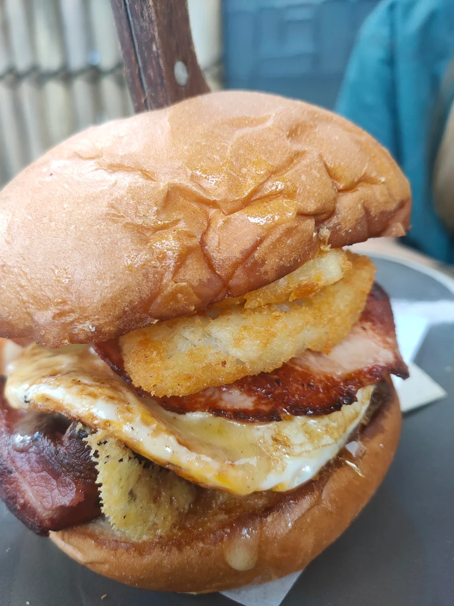 Breakfast Burger, Le Vintage Boutique Cafe