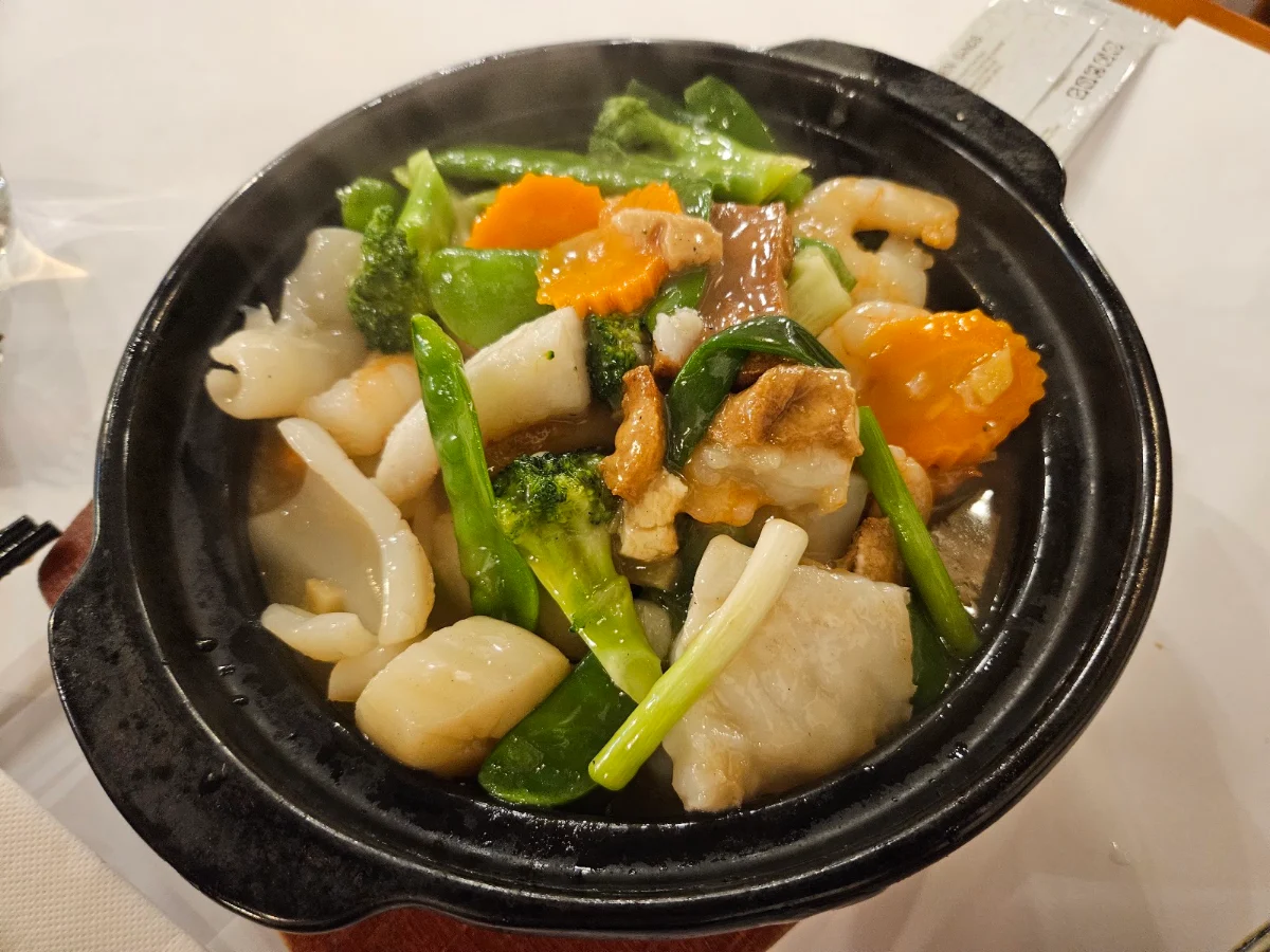 Combination Seafood with Bean Curd, Don't Miss Out Chinese Cuisine