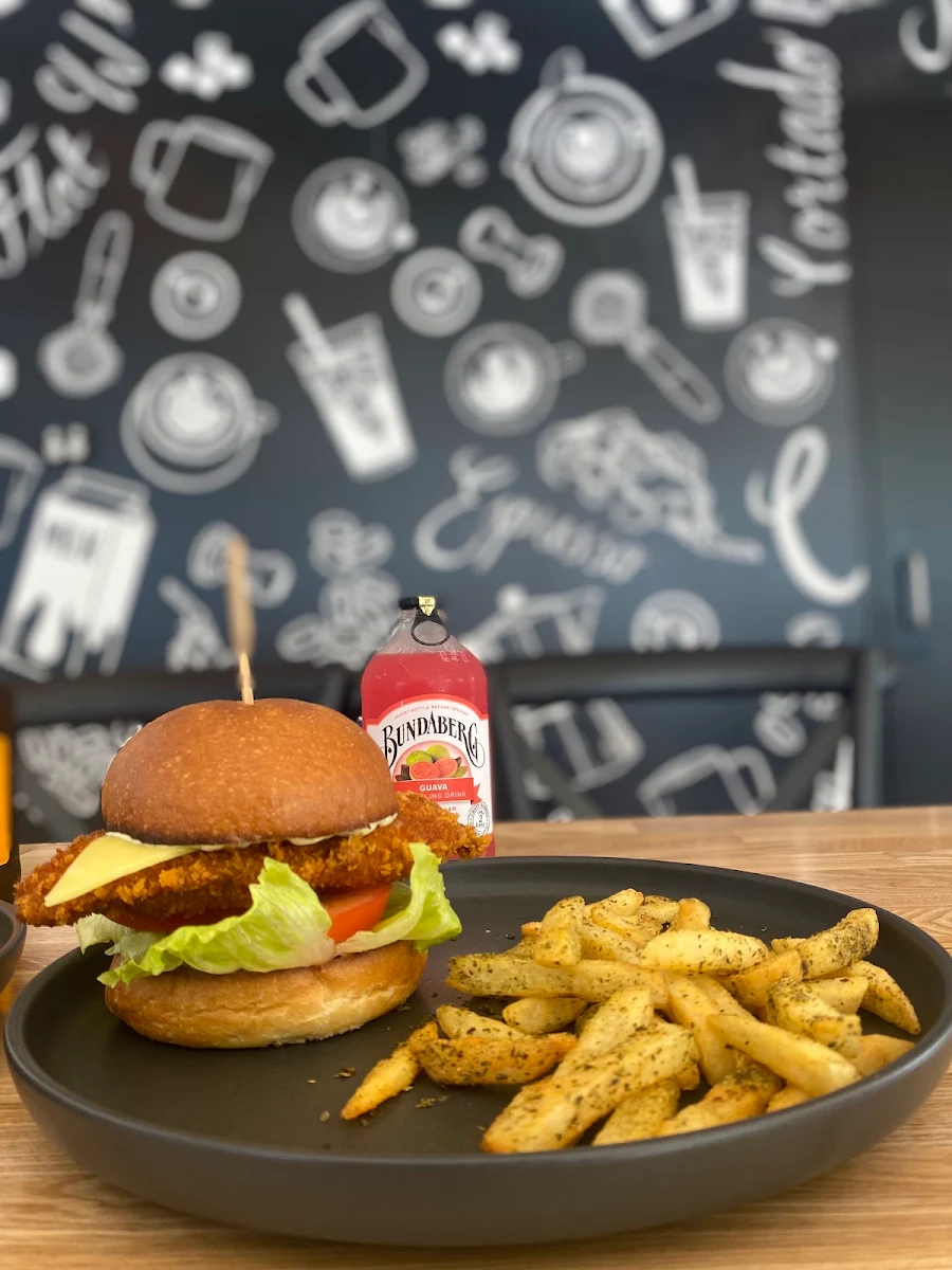 Burger, Moka Pot Tuggerah