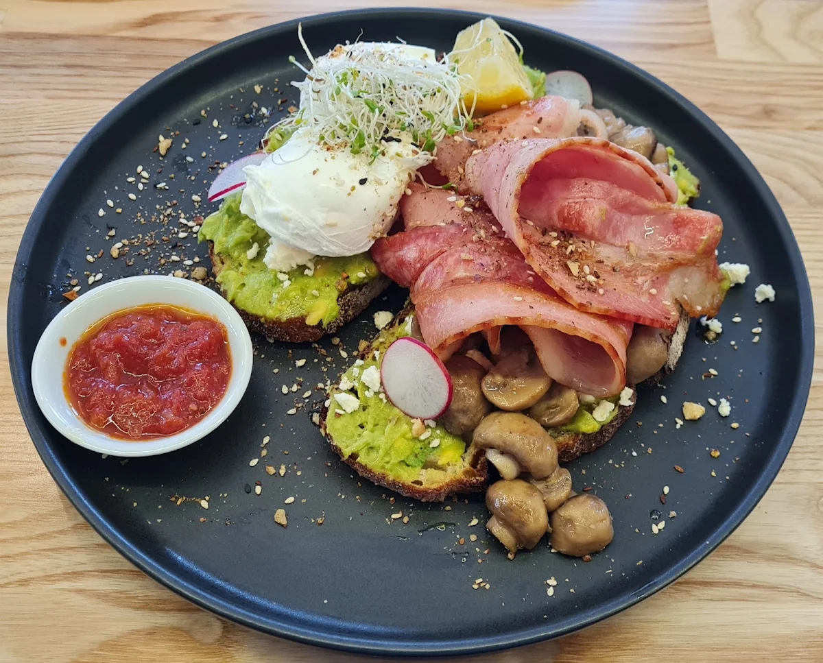 Smashed Avocado with Bacon