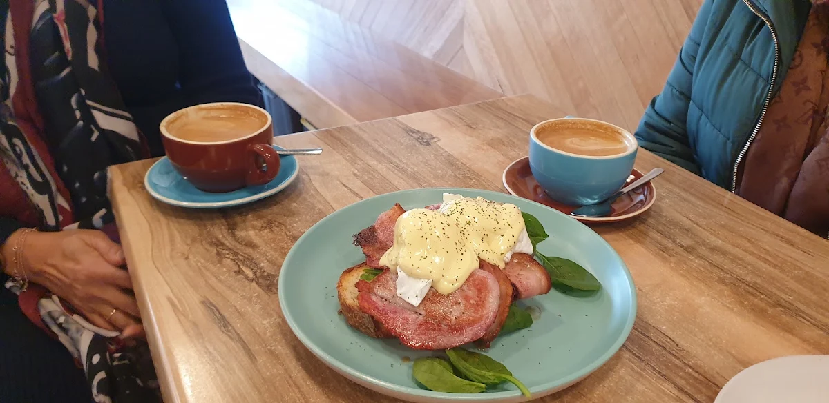 Eggs Benedict, Caffe Cherry Beans