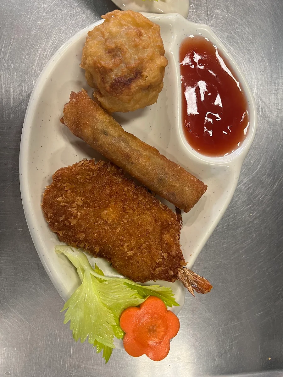 Mix Entree Dim Sim Spring Roll & King Prawn Cutlet