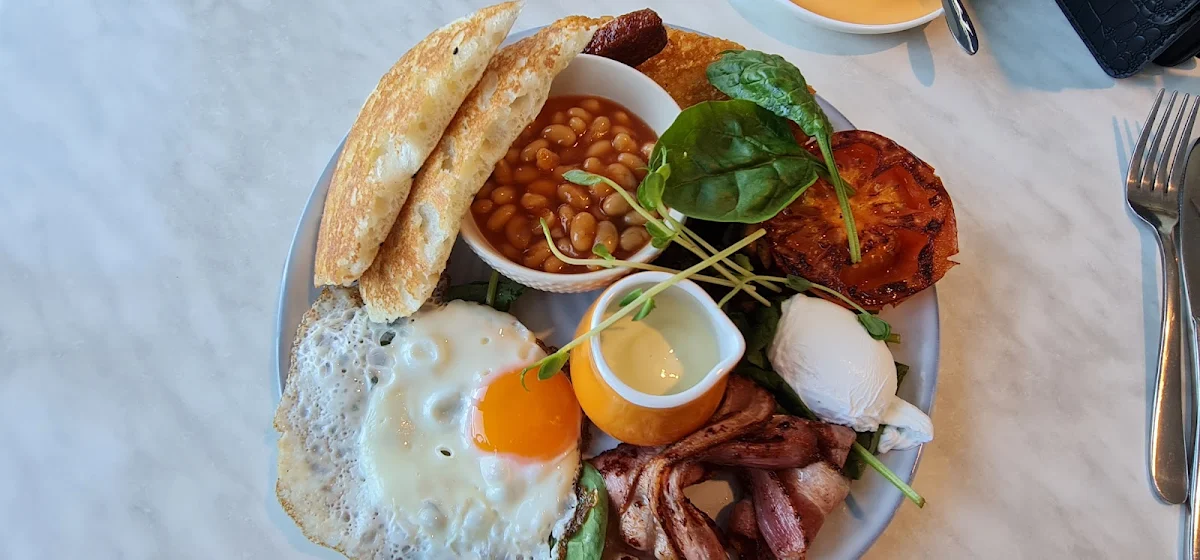 Big Breakfast, Beachpoint Cafe