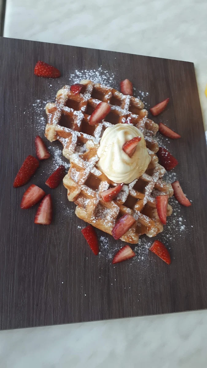 Waffles, Beachpoint Cafe