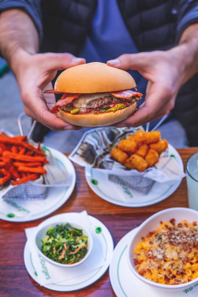 Highlights, Wahlburgers
