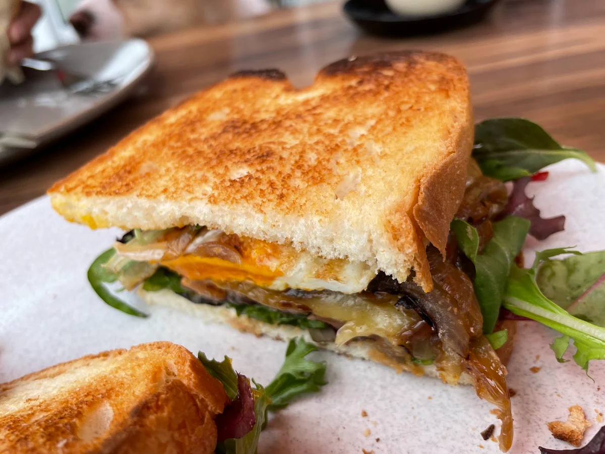 B9-Steak Sandwich, Pitstop Cafe.