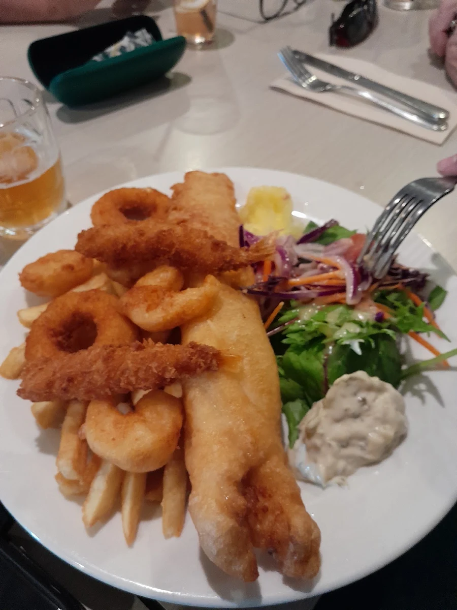 Highlights, The Borough Club
