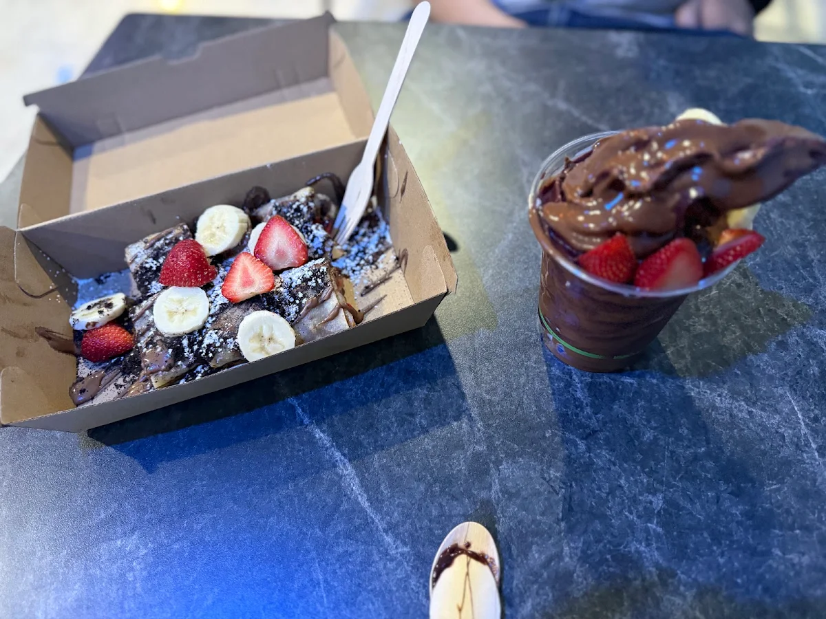 Nutella Acai Bowl Contains Nuts