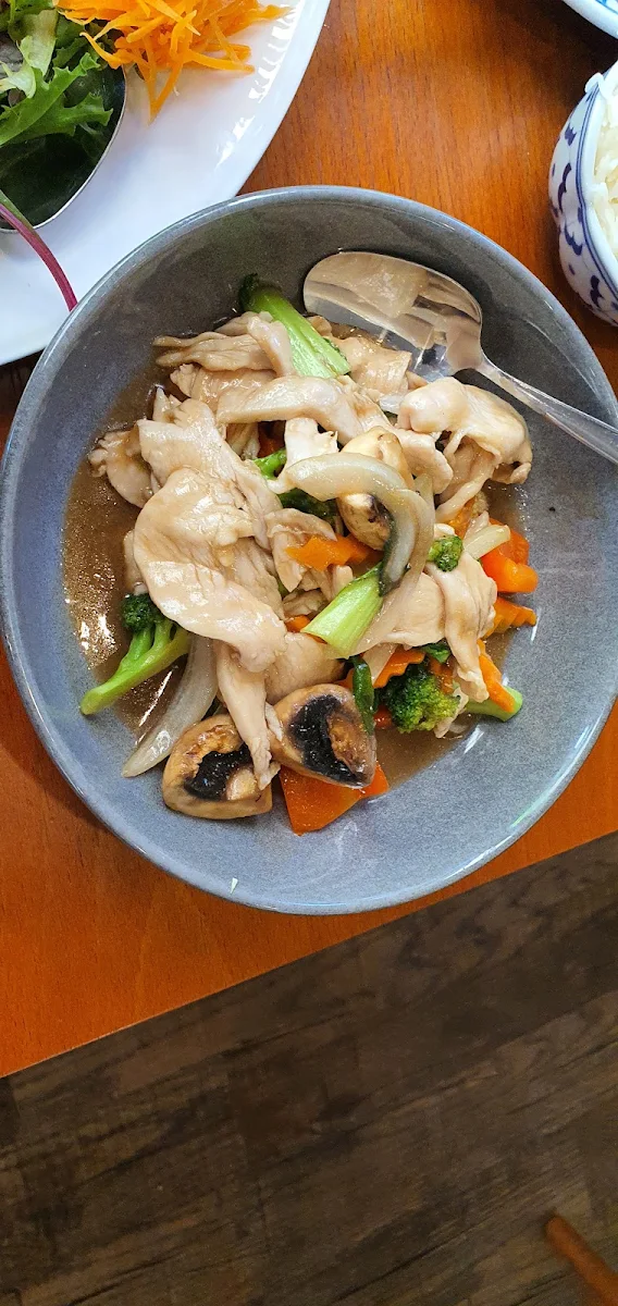 Stir Fried Chicken with Mixed Vegetables