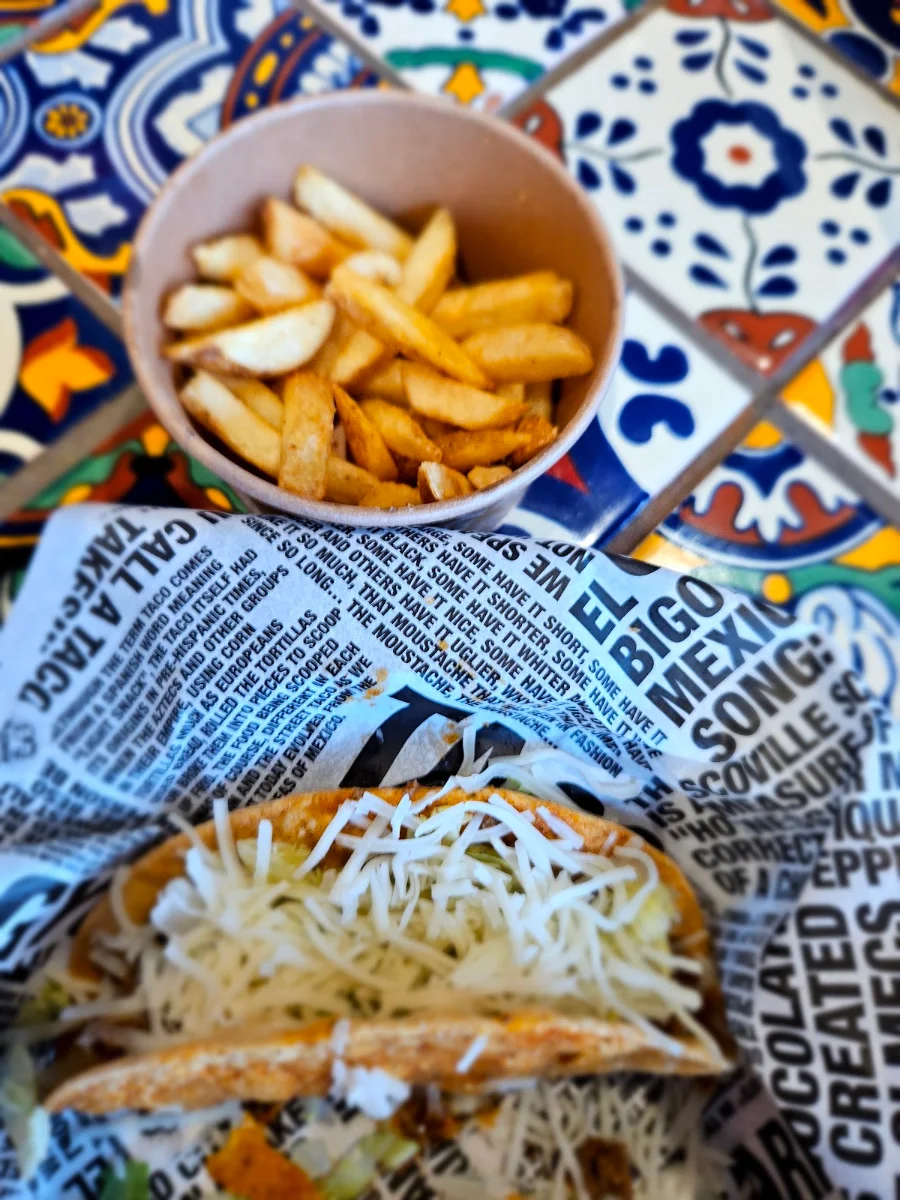 Taco and Chips, Guzman y Gomez - Stuart Park