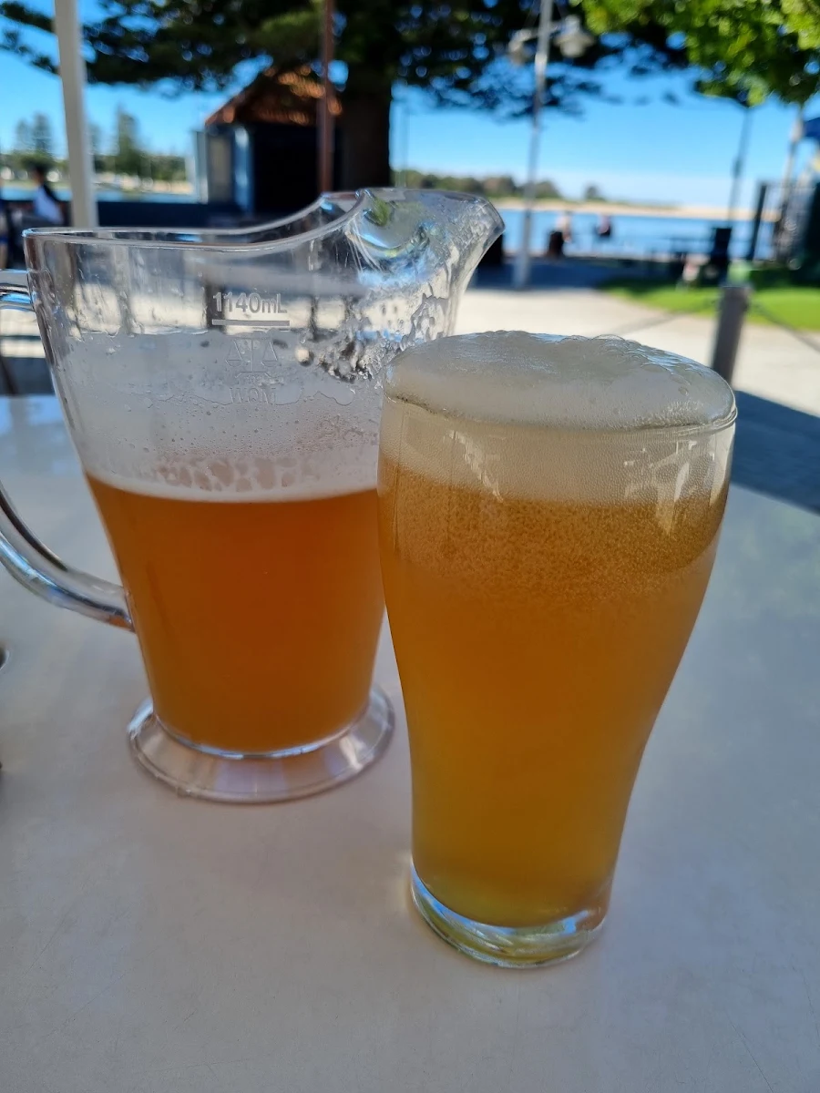Highlights, Taffy's Sports Bar