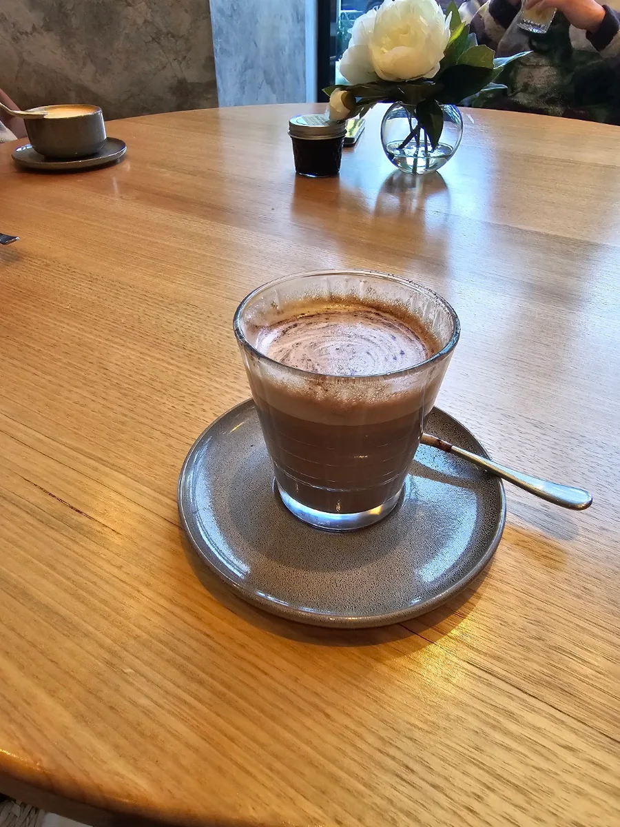 Highlights, Corner Stone Café