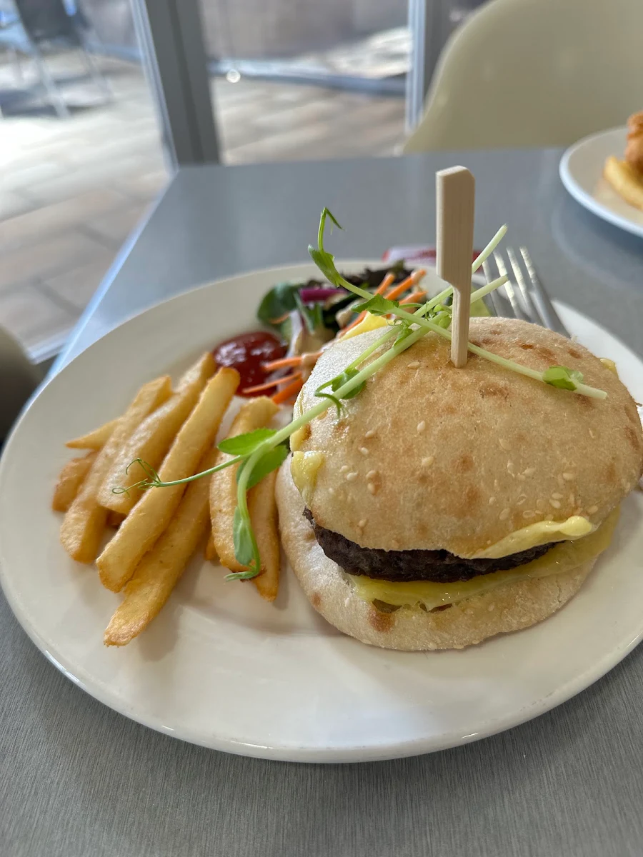 Beef Burger, Central Greenough Cafe