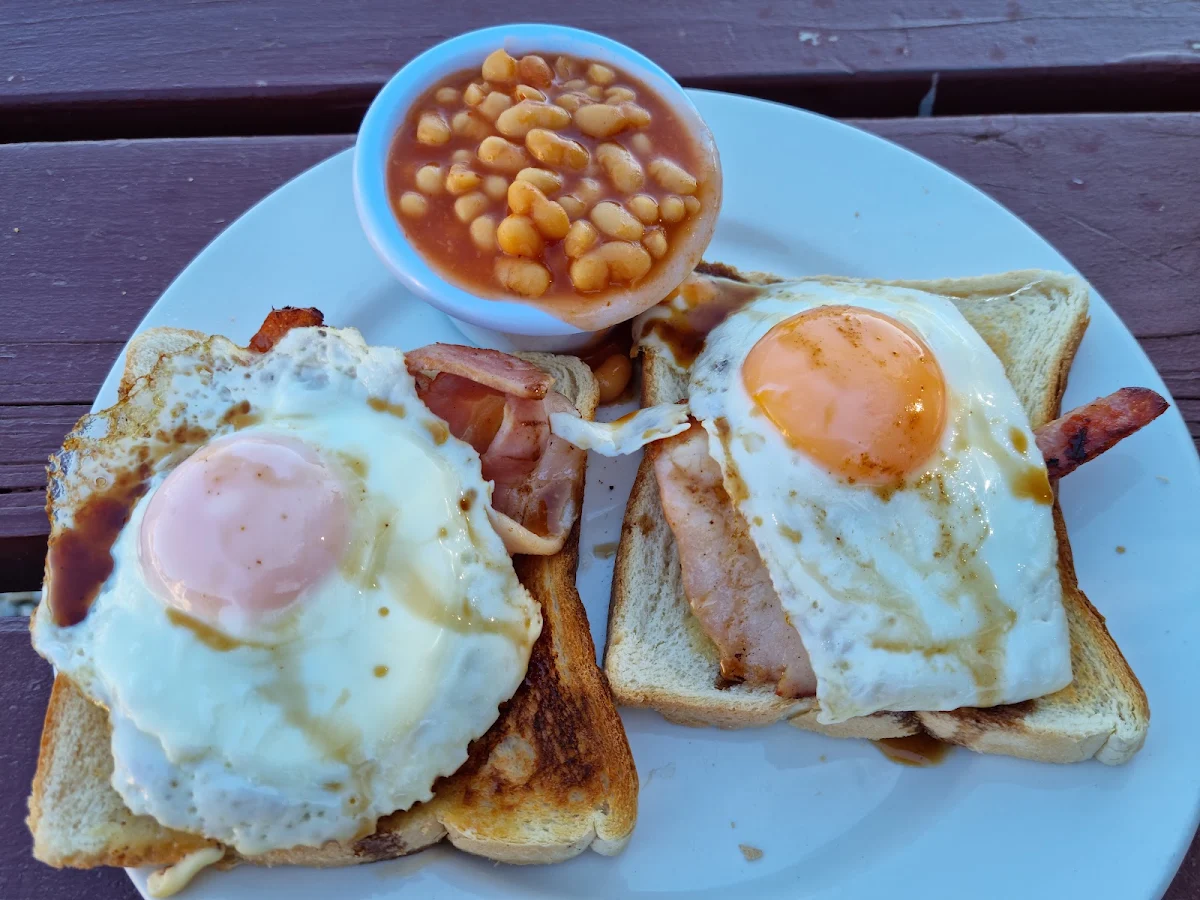 Highlights, Central Greenough Cafe
