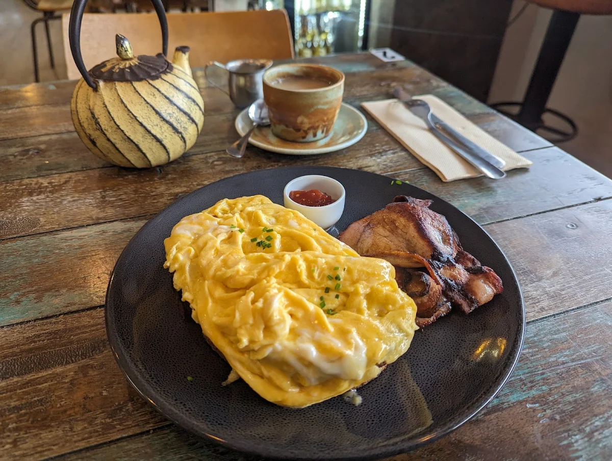 Eggs on Toast with Bacon