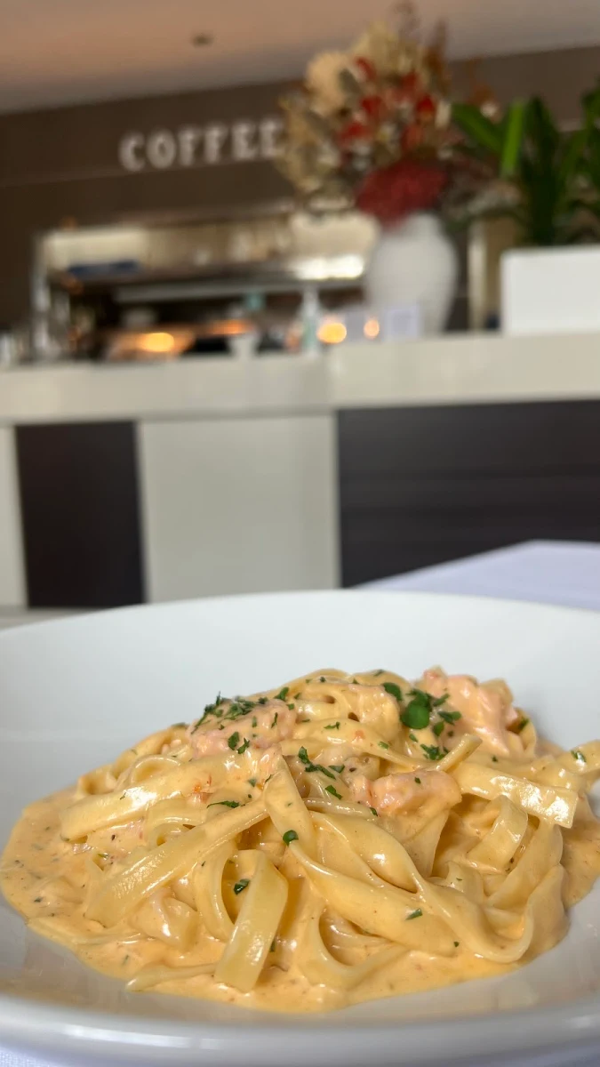 Highlights, Cafe Lucia