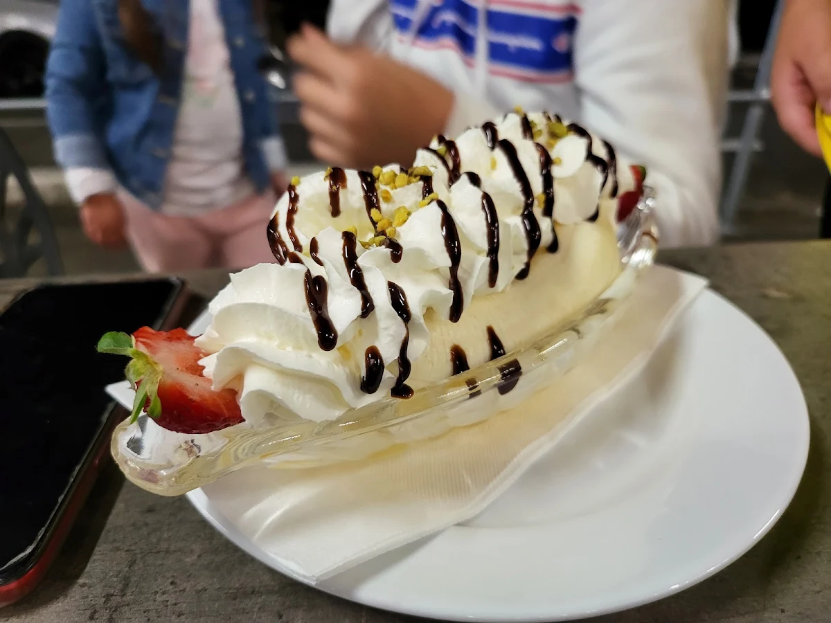 Banana Split, Titanic Restaurant & Café