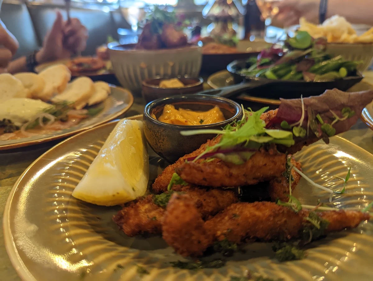 Highlights, Gas Hound Bar & Kitchen