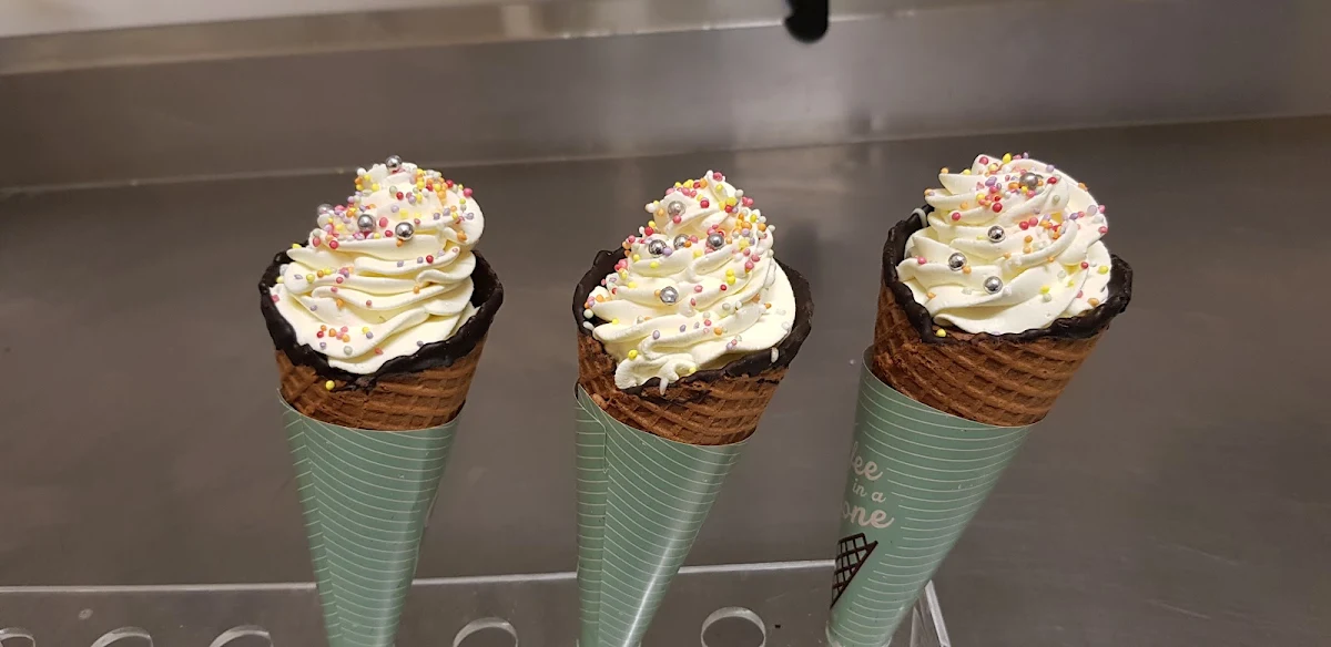 Highlights, Le Parisien Cafe Pâtisserie