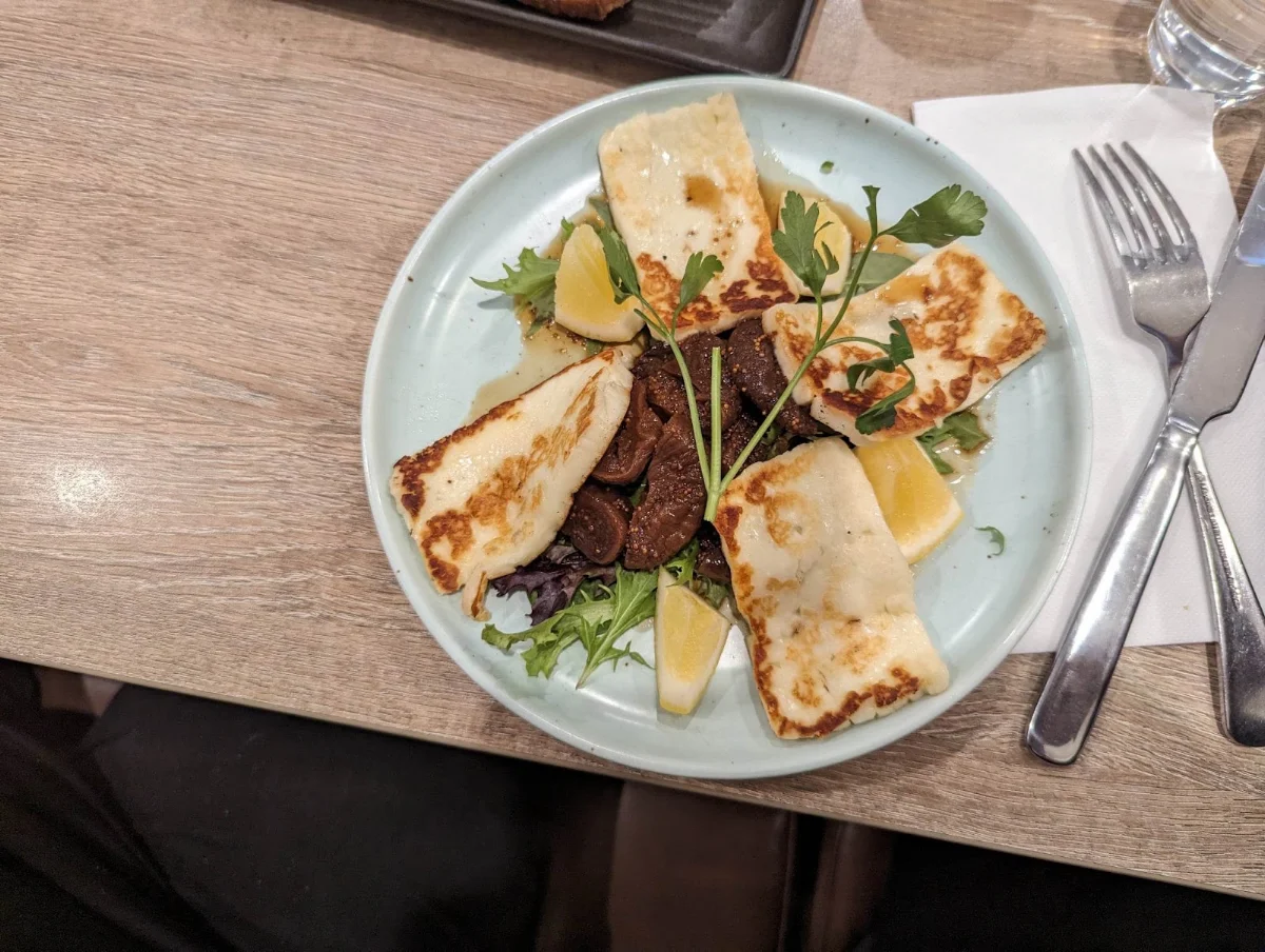 Halloumi Salad