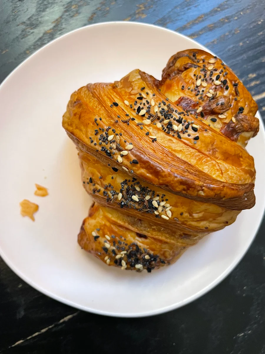 Highlights, Six Russell Bakes + Bistro