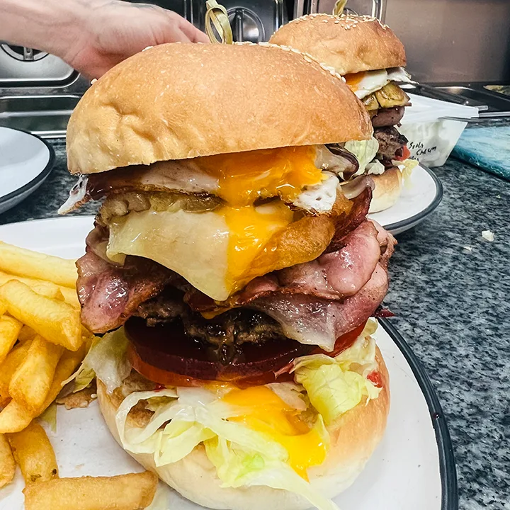 Sunset Burger, Munchas Cafe and Catering