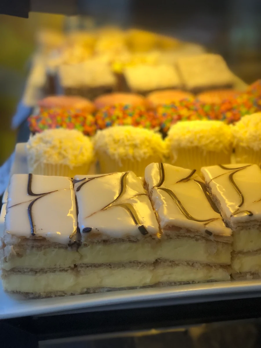 Highlights, Kizmet Cafe