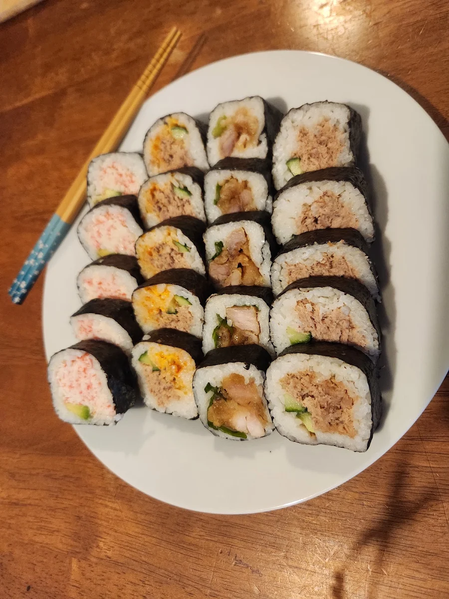 Rolls, NANA SUSHI