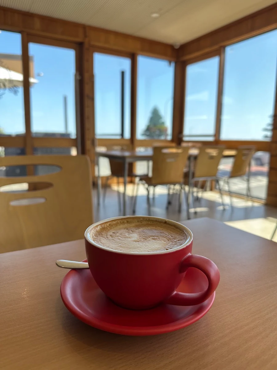 Latte, YE OLDE CAFE MOONTA BAY