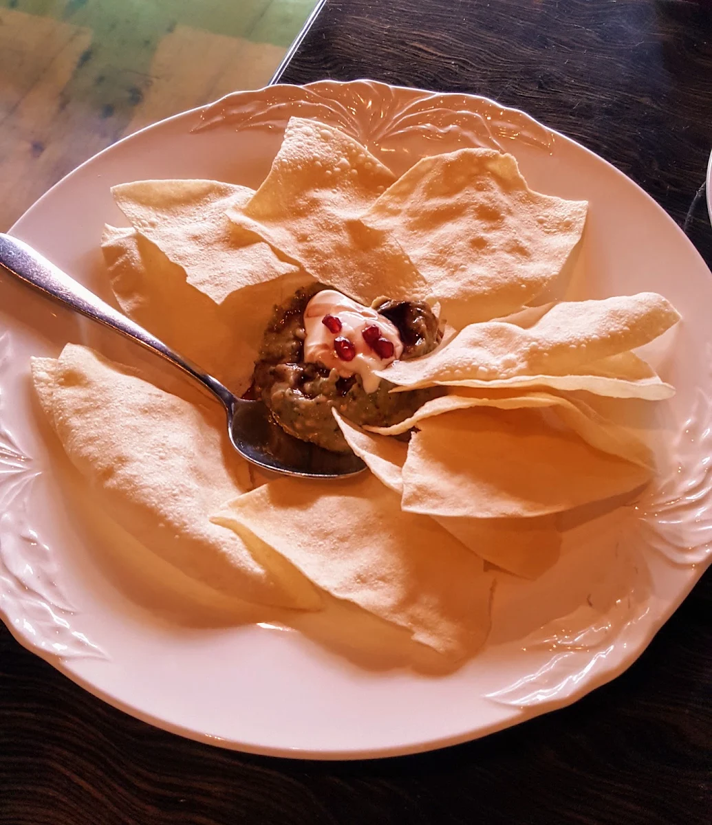 Pappadums, Radio Cairo Restaurant