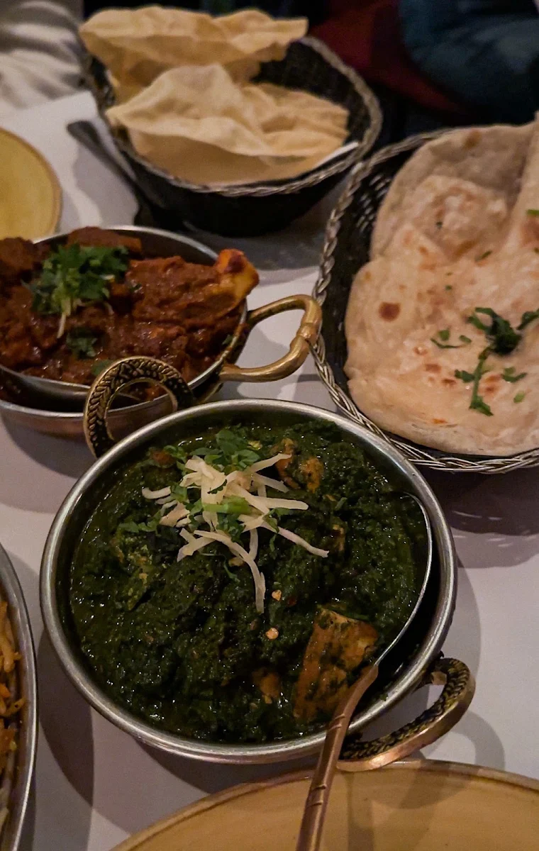Lamb Saag, Roti Boti