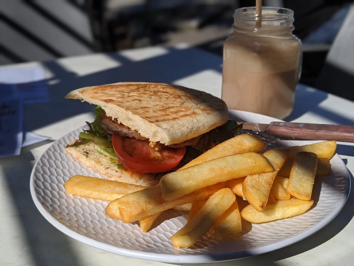 Highlights, Zanziba Riverside Cafe