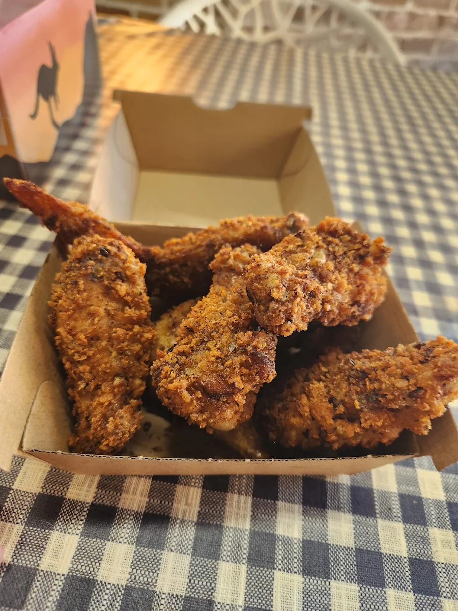 Devil Wings, Darya's Food and Grill Bar