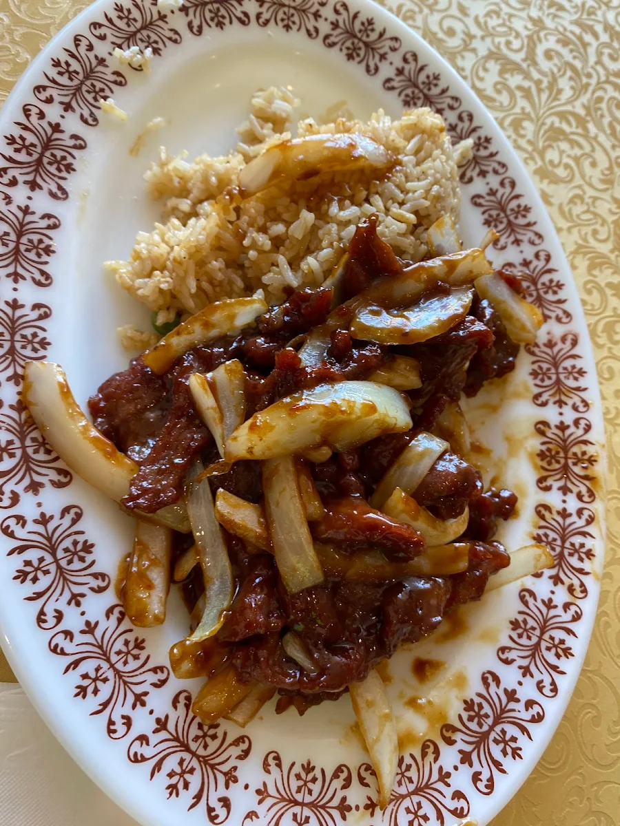 Highlights, Good Luck Restaurant