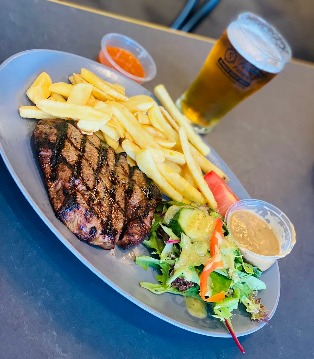 Angus Steak with Chips and Salad