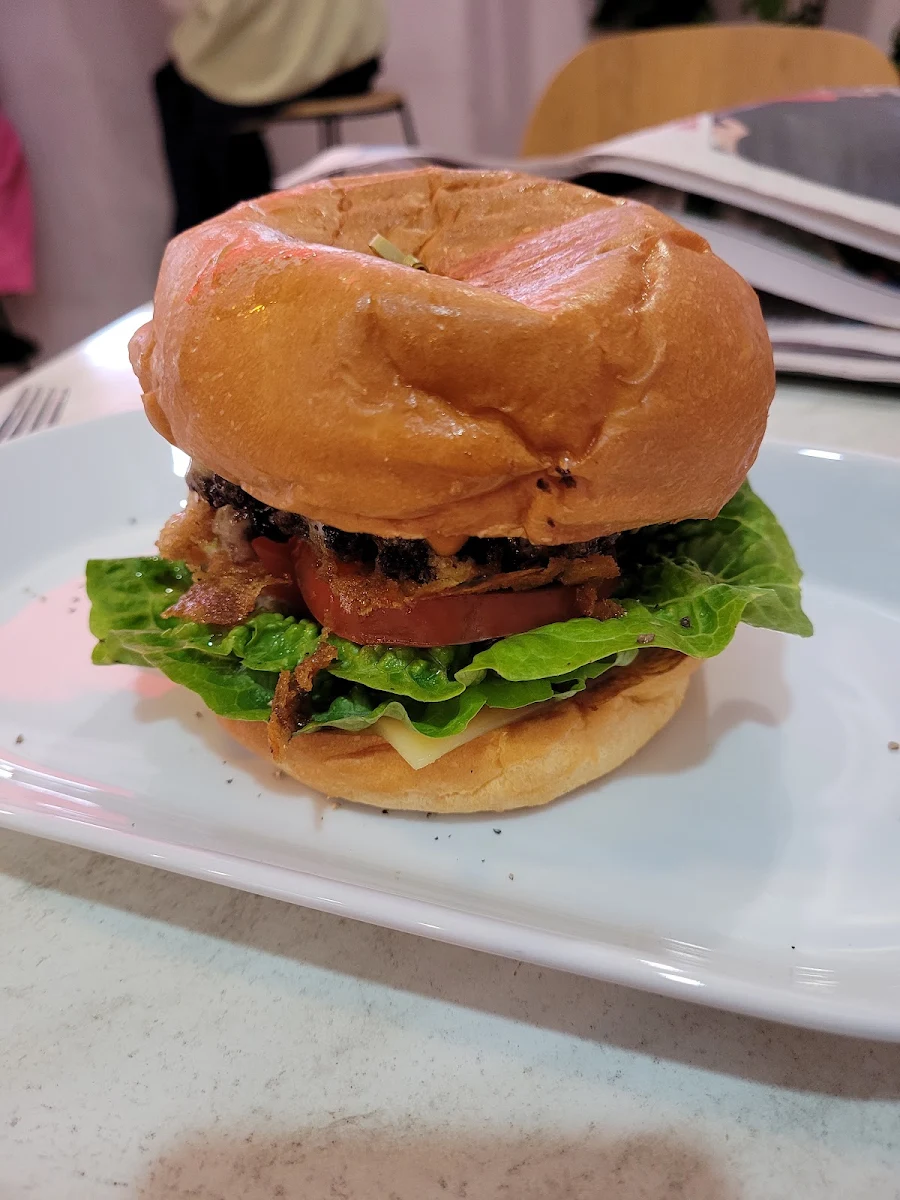 Highlights, MINA'S CAFE