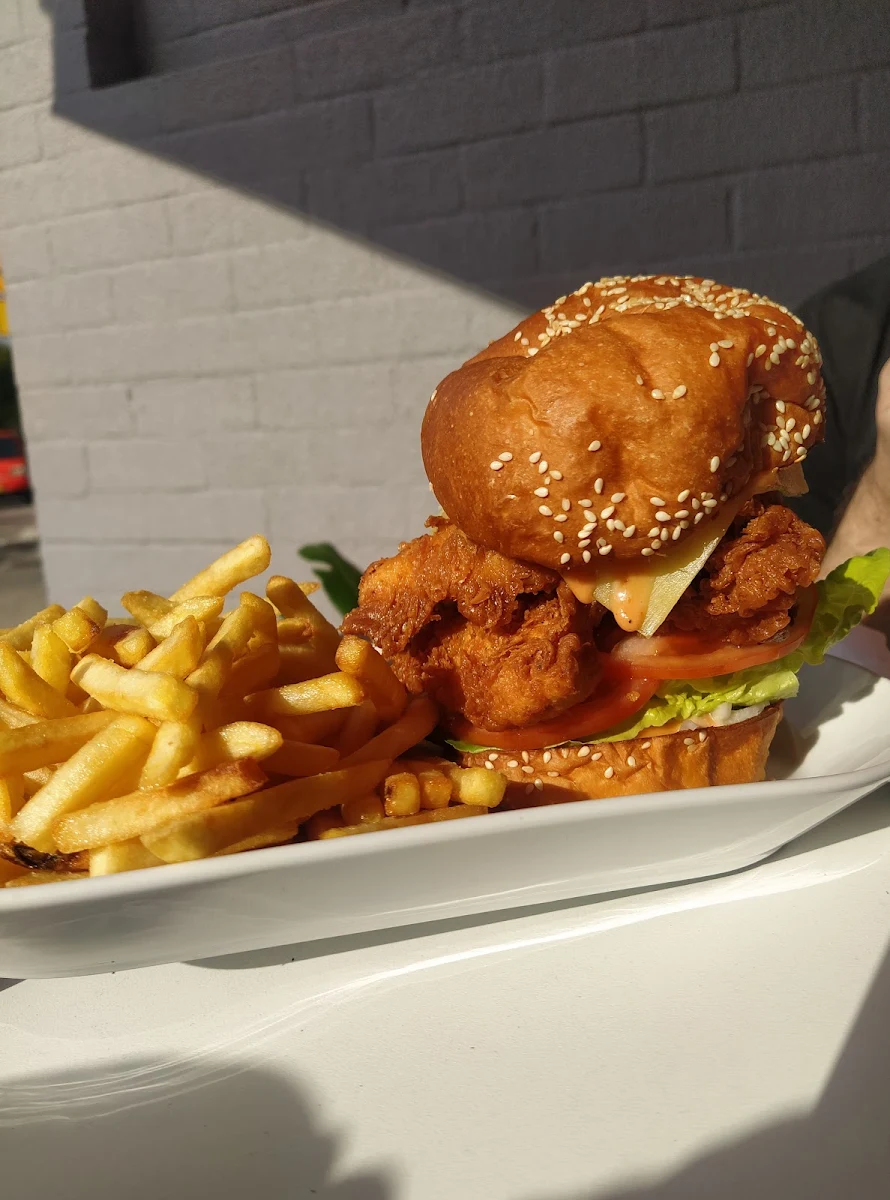 KFC Burger, MINA'S CAFE