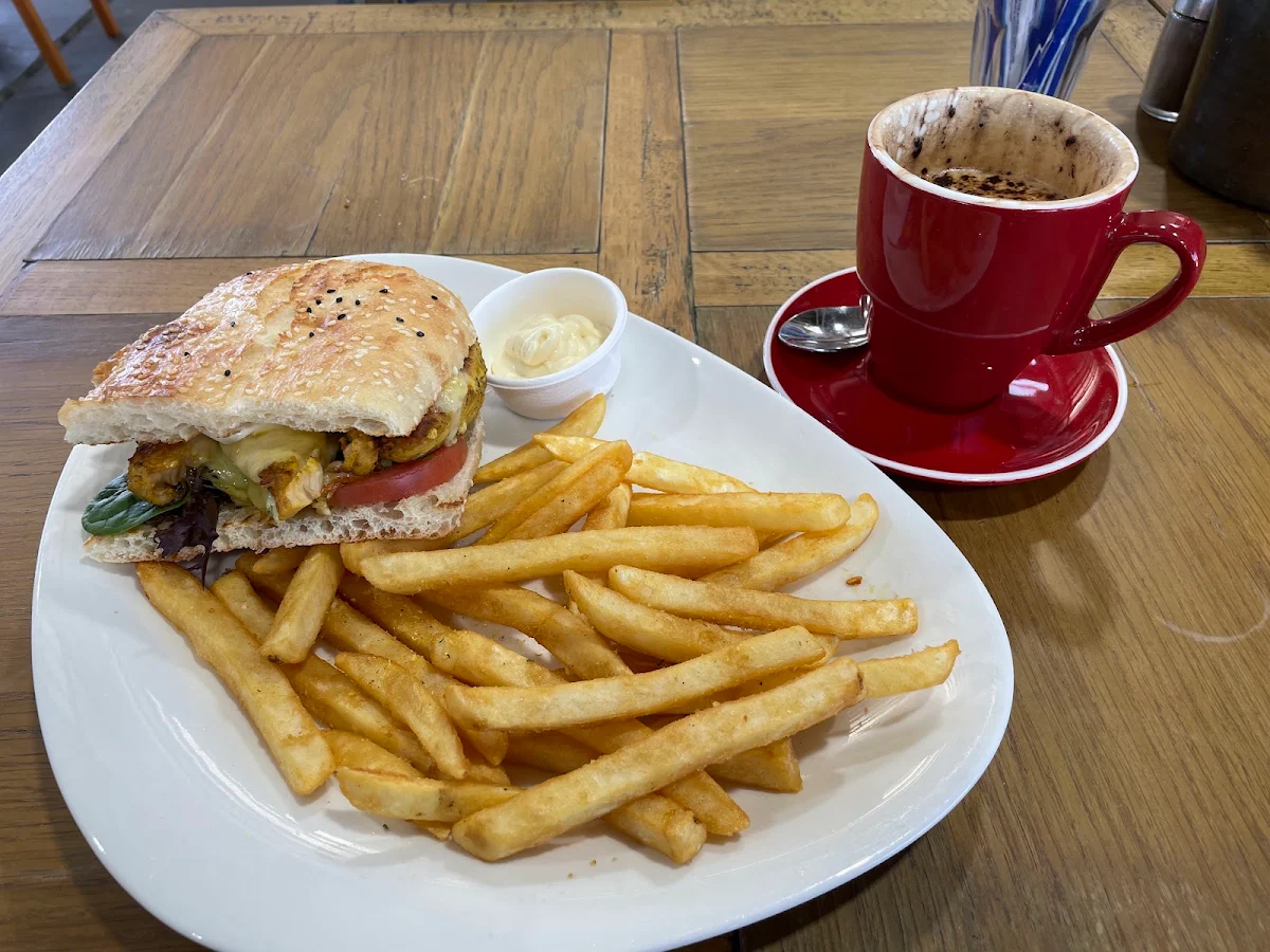 Highlights, Carport Cafe