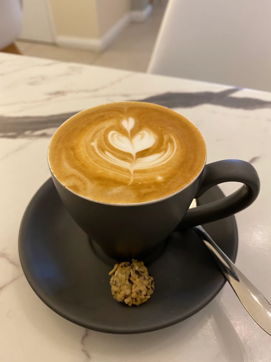 Flat White, Eleven Miles