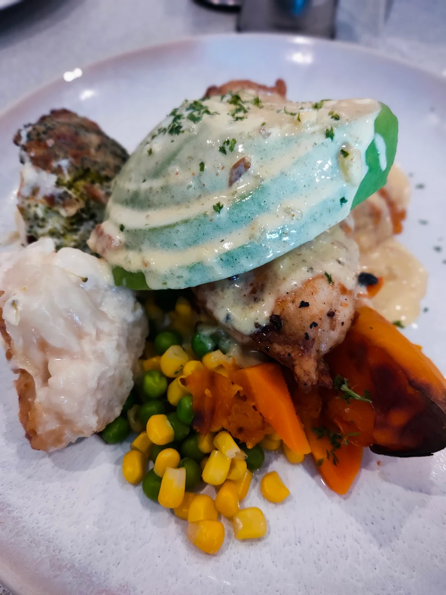 Chicken Avocado, Lakeside Club