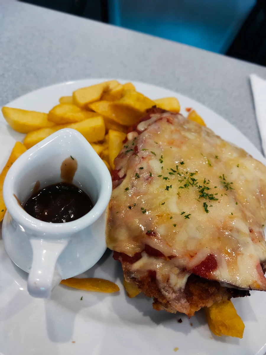 Chicken Parma, Lakeside Club