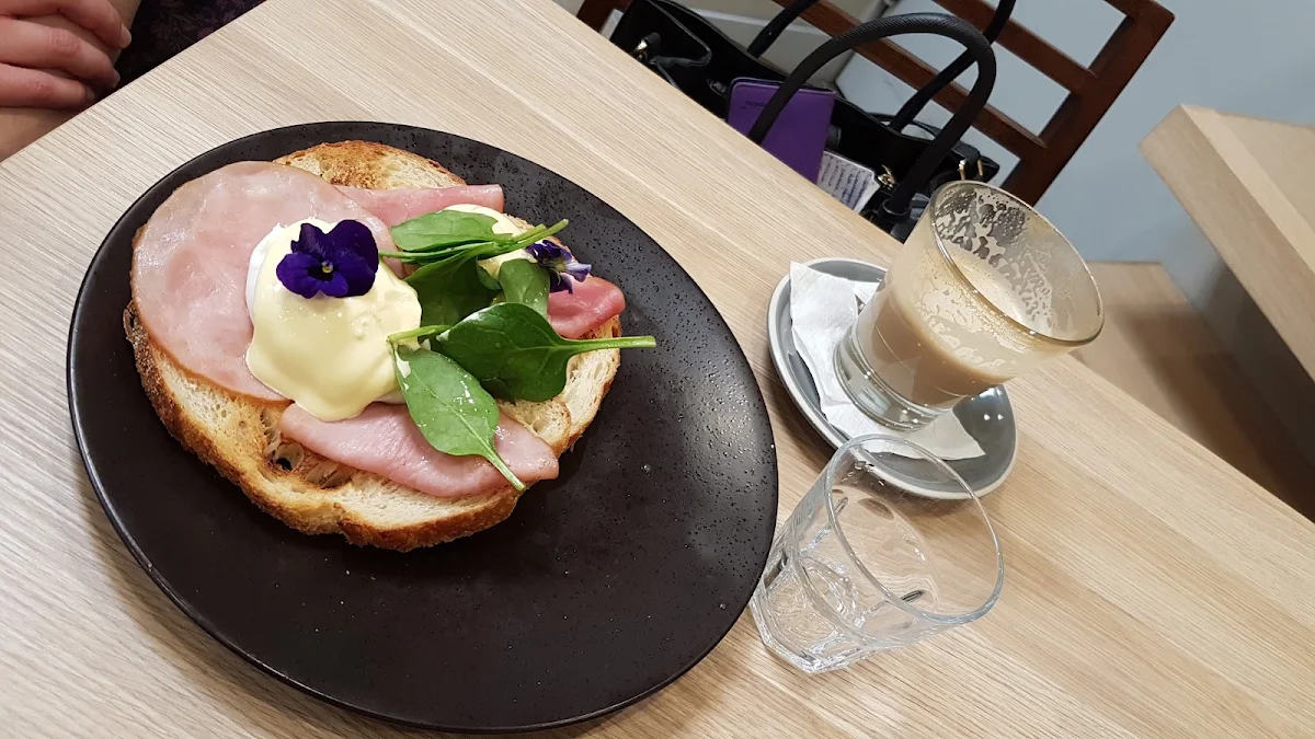 Eggs Benedict
