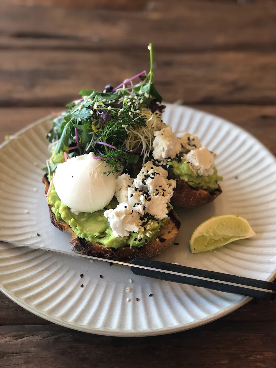 Smashed Avo with Poached Egg