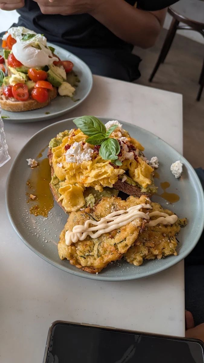 Chilli Eggs, Hellenico