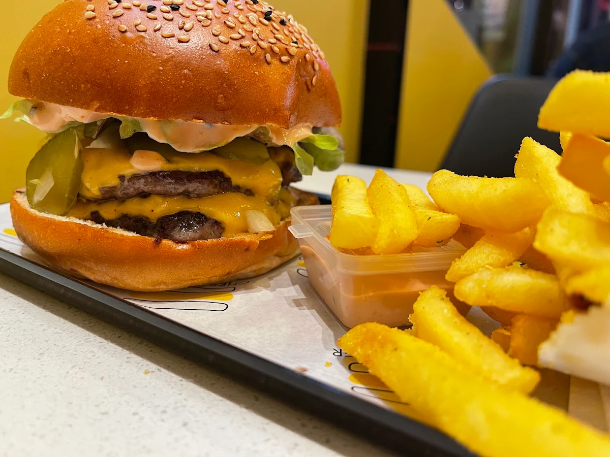 Highlights, Cheeseburger Adelaide