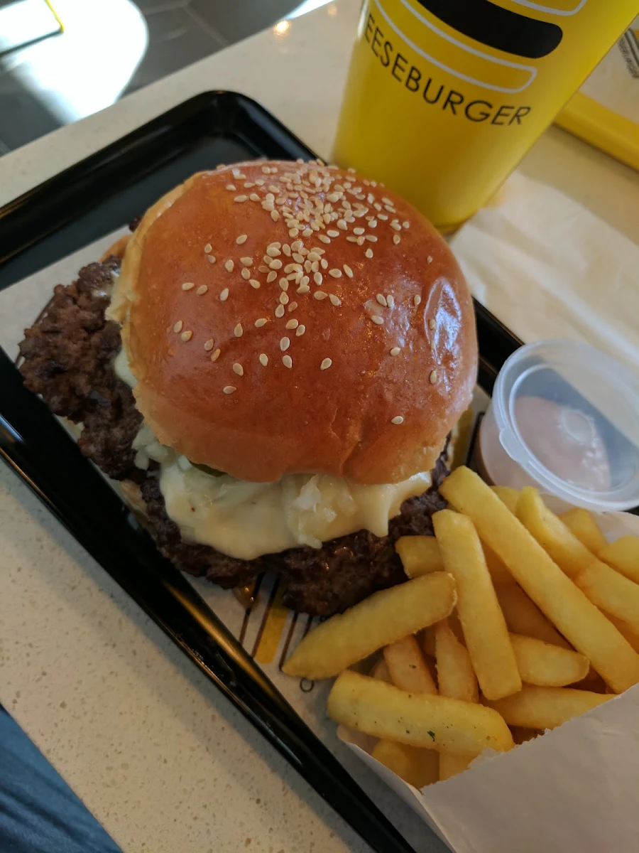 Highlights, Cheeseburger Adelaide